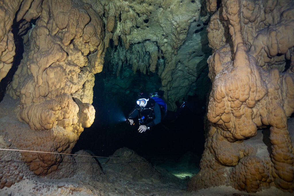 buceo caverna mexico